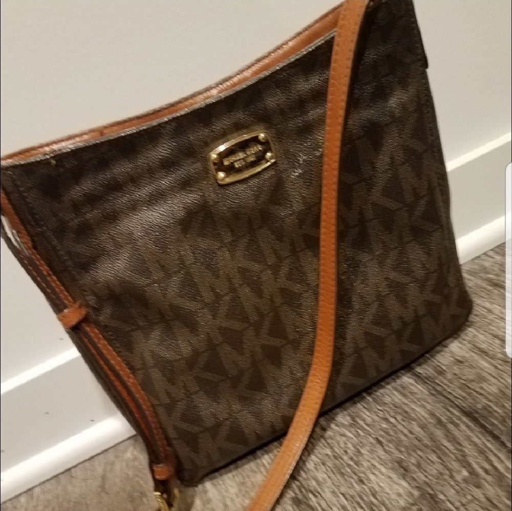 Michael Kohrs Crossbody